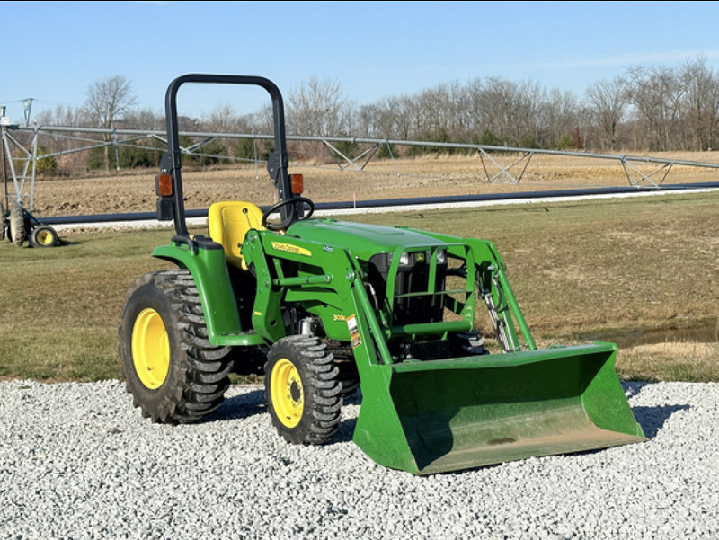 2017 John Deere 3038E
