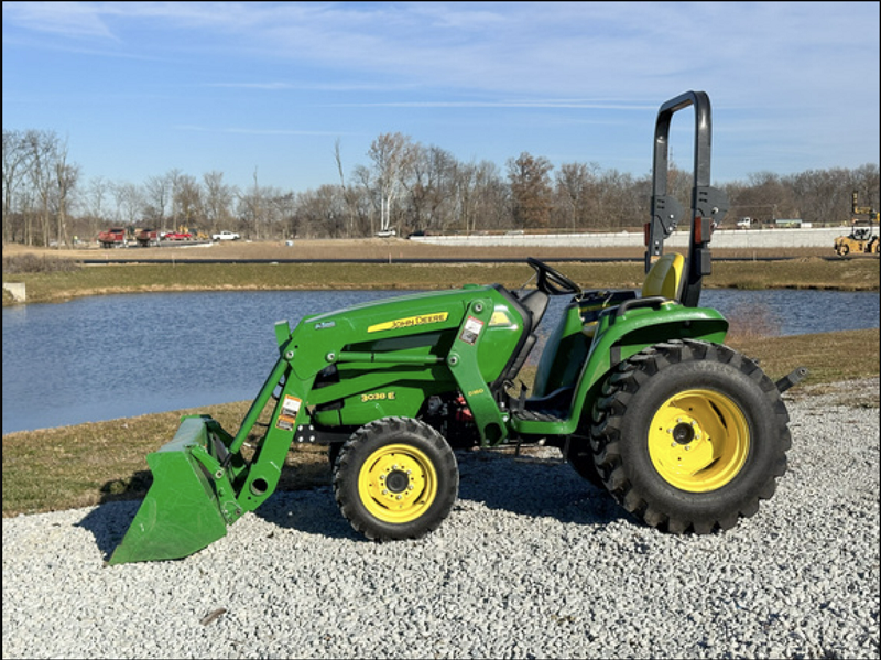 2017 John Deere 3038E